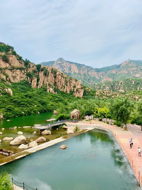 去哪里旅游景点好玩免费的