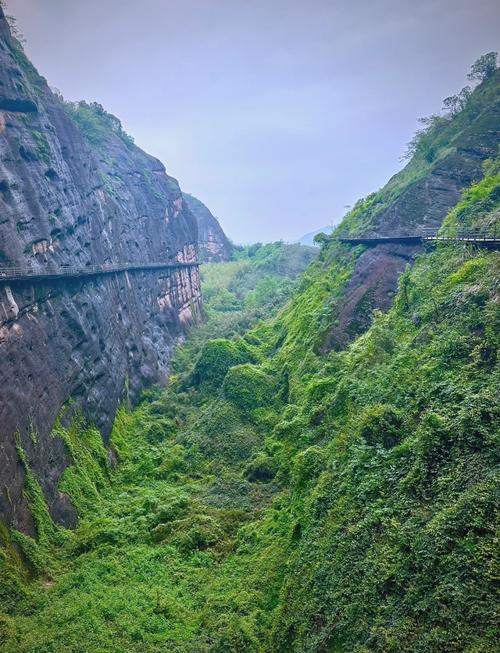 鹰潭旁边旅游景点哪里好玩一点